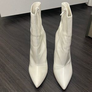 Steve Madden Wagner White Patent Women Boots - Never Worn